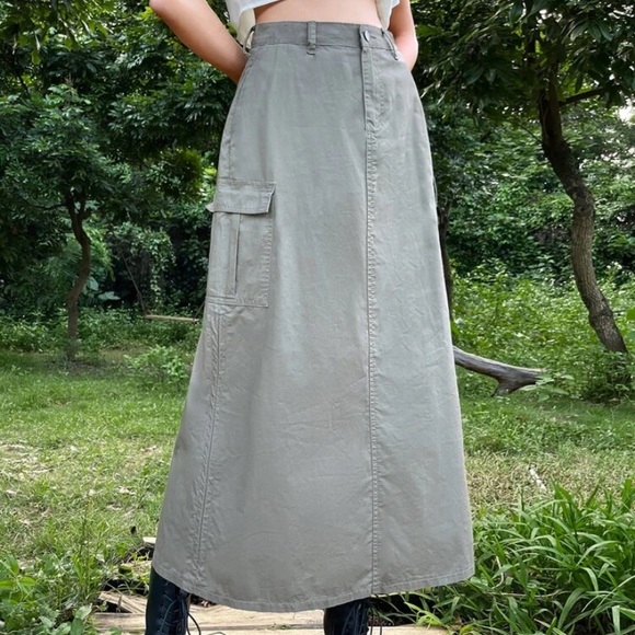 High Waist Slant Pocket Split Back Denim Skirt - Picture 5 of 5